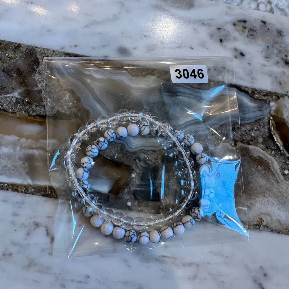 3046 Marbled White and Clear Beaded Bracelet Set